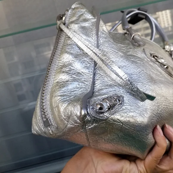 BALENCIAGA Metallic Calfskin Papier Mini A4 Tote Silver - Picture 11 of 15